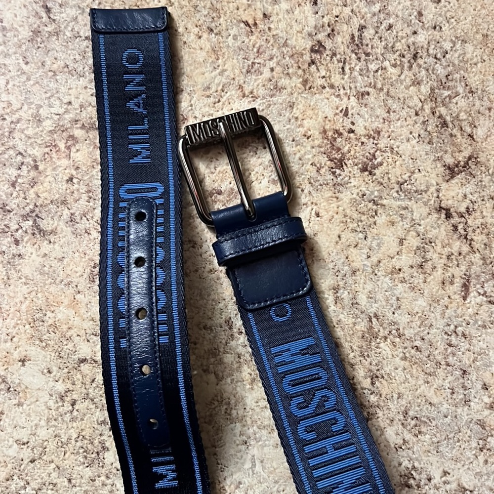 Moschino
Black & Blue Fantasy Print Belt